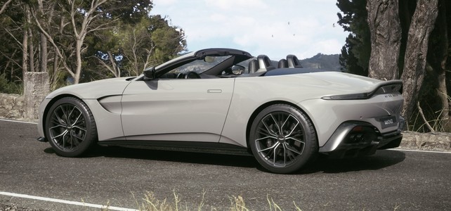 Aston Martin V8 Vantage Roadster Aston Martin V8 Vantage Roadster